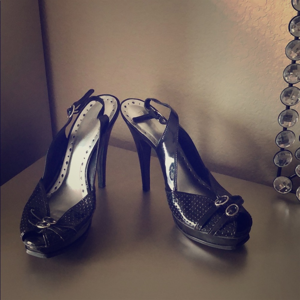 5/$25 Peep toe platform stiletto heel